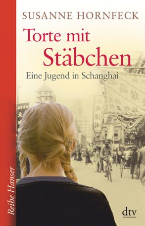 Cover: Susanne Hornfeck; Torte mit Stäbchen